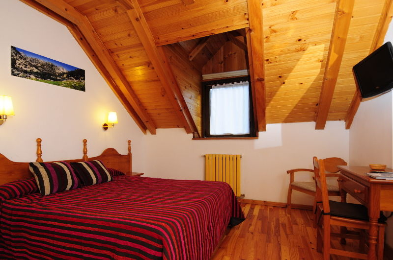 Hotel Lo Paller Valencia D'Aneu Luaran gambar