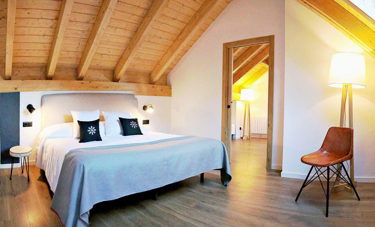 Hotel Lo Paller Valencia D'Aneu Luaran gambar